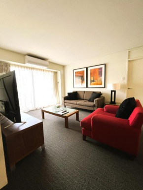 420 Spacious City Sanctuary Poolgym 2x2, Perth